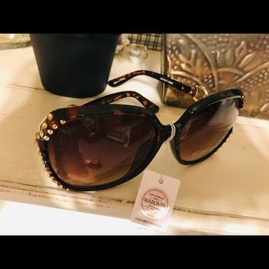 Sunglasses with Swarovski crystals